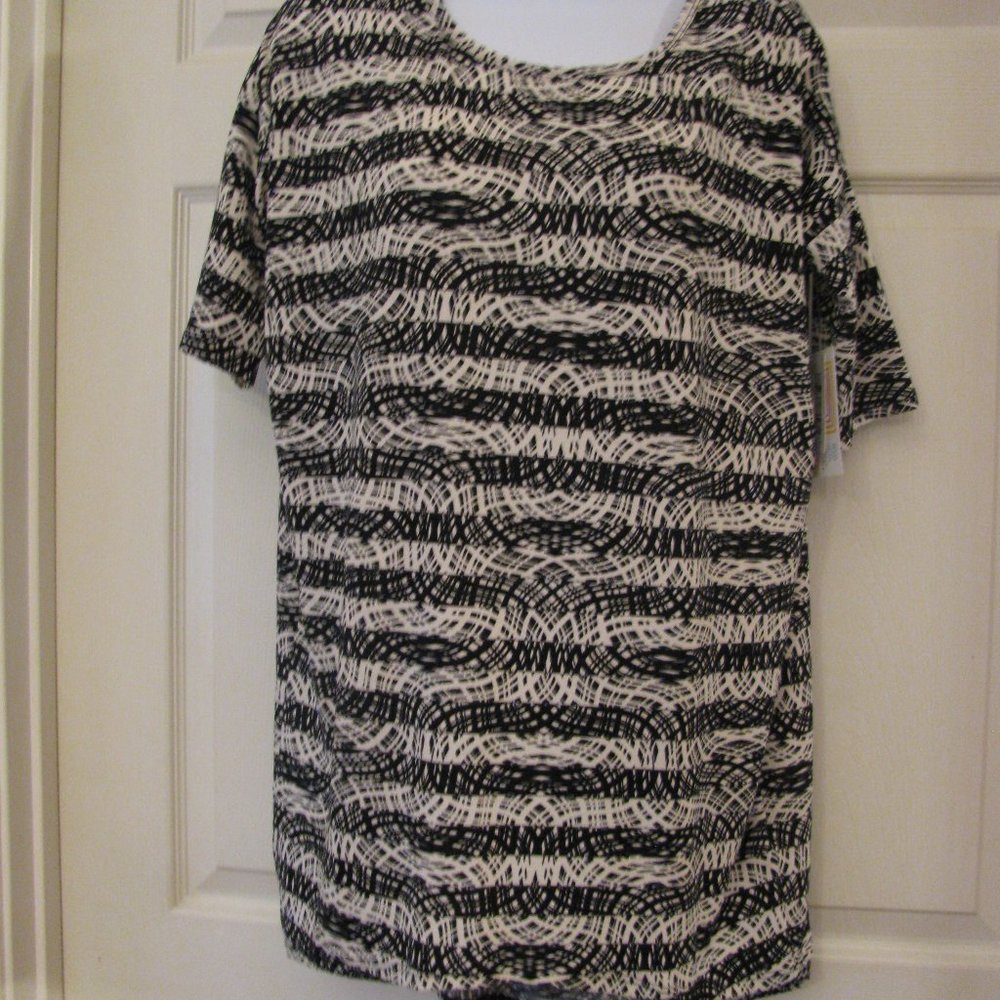 LuLaRoe Irma Tunic XXS 2XS NWT $36 Black & White Optical Oversized